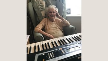 Musical memories at North Shields care home